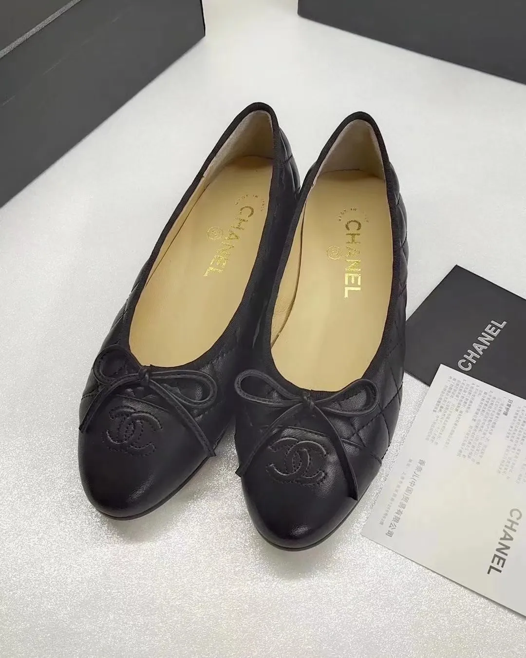 👟👟Ex-factory price 440👟👟 Chanel Chanel, ballet shoes, fashionable items, timeless classics, maintaining elegance. Exquisite style can be seen everywhere on the feet of celebrities and Internet celebrities. Luxury, replica of the popular original that will never fade away, upper; imported mixed sheepskin, inner sheepskin, size 35-41, genuine leather sole. There are too many colors for this type of fabric, please come to us for enquiries.
